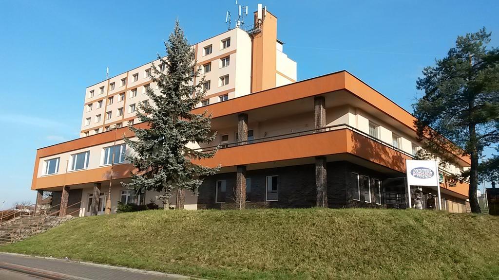 Hotel Probe Blansko Bagian luar foto